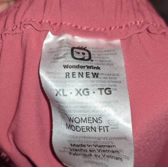 WonderWink Renew Women's Jogger Scrub Pant in Rosebud - Picture 2 of 4